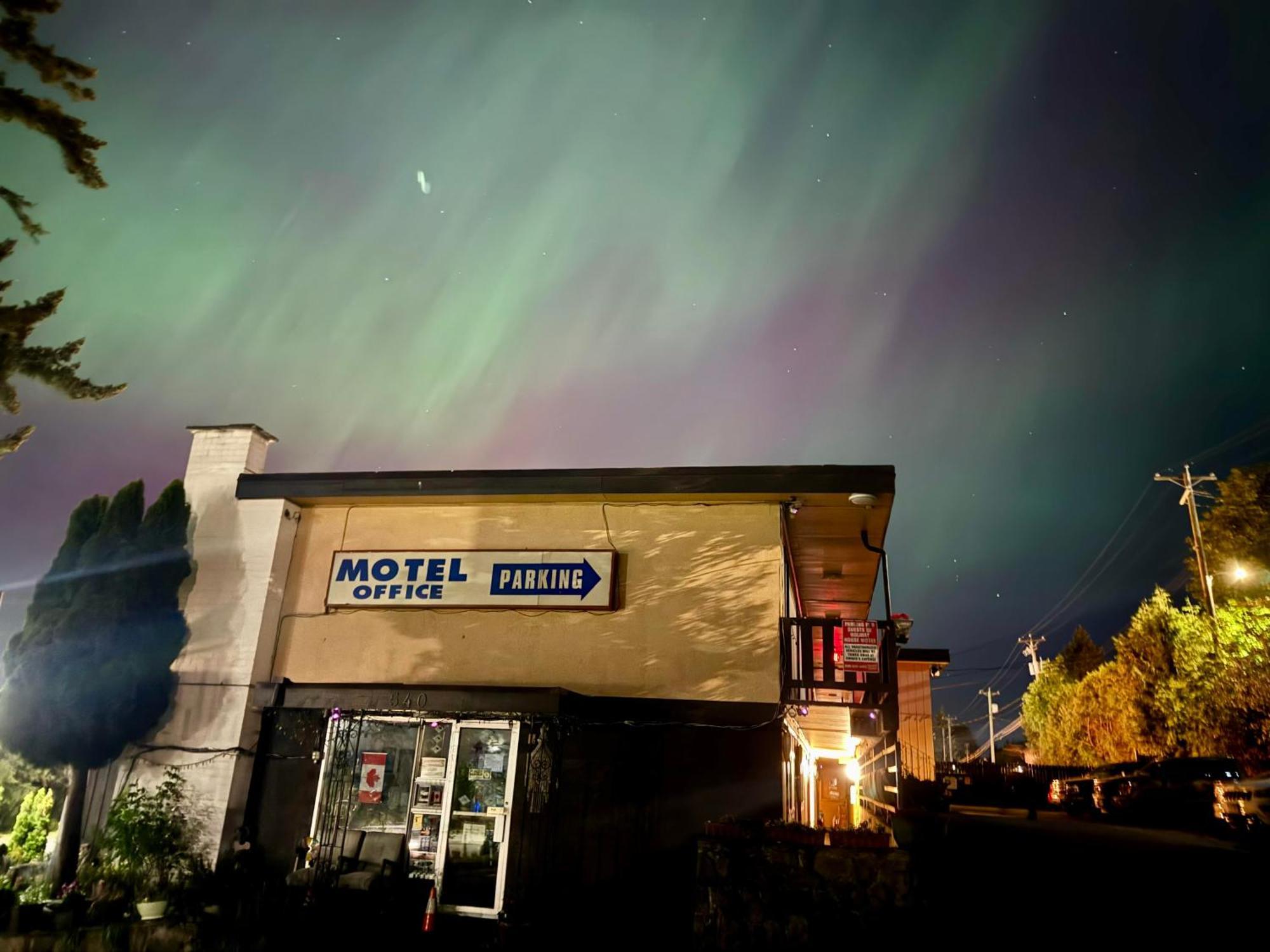 Holiday House Motel Ladysmith Bagian luar foto