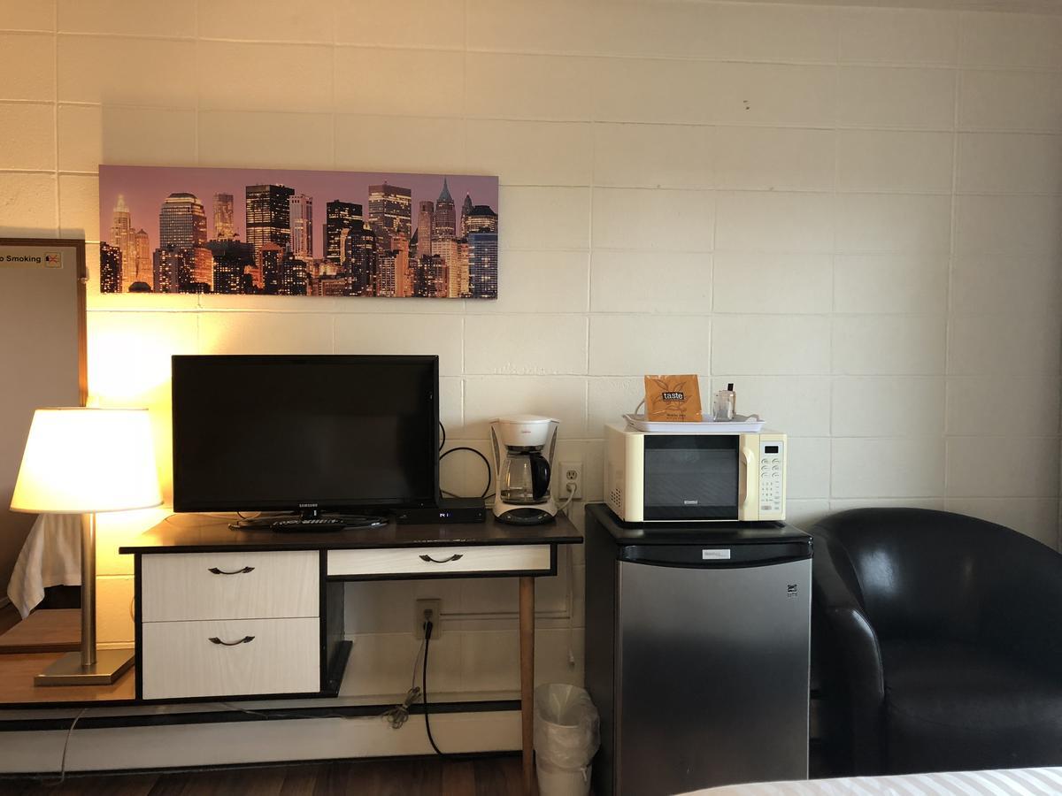 Holiday House Motel Ladysmith Bagian luar foto