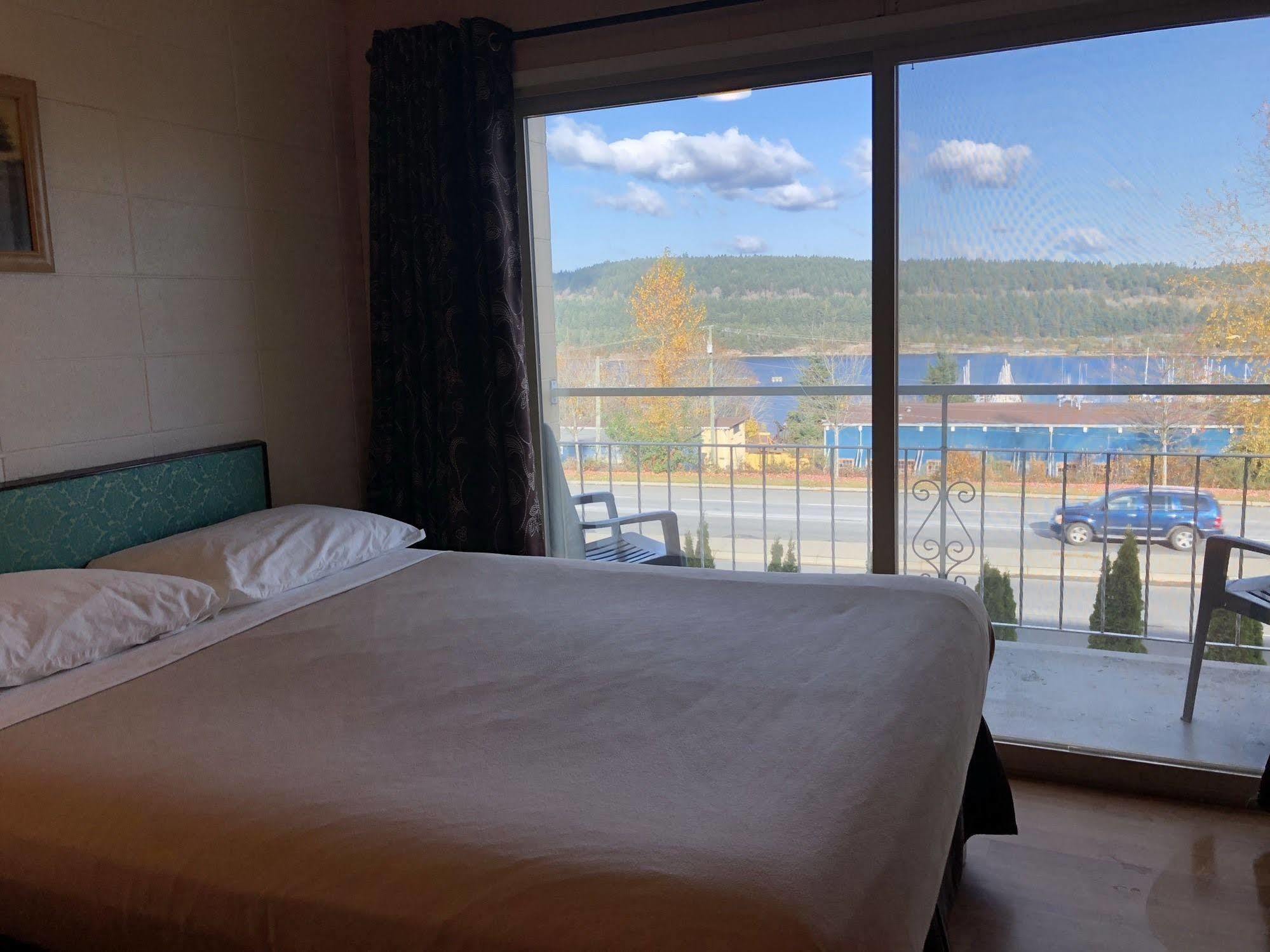 Holiday House Motel Ladysmith Bagian luar foto